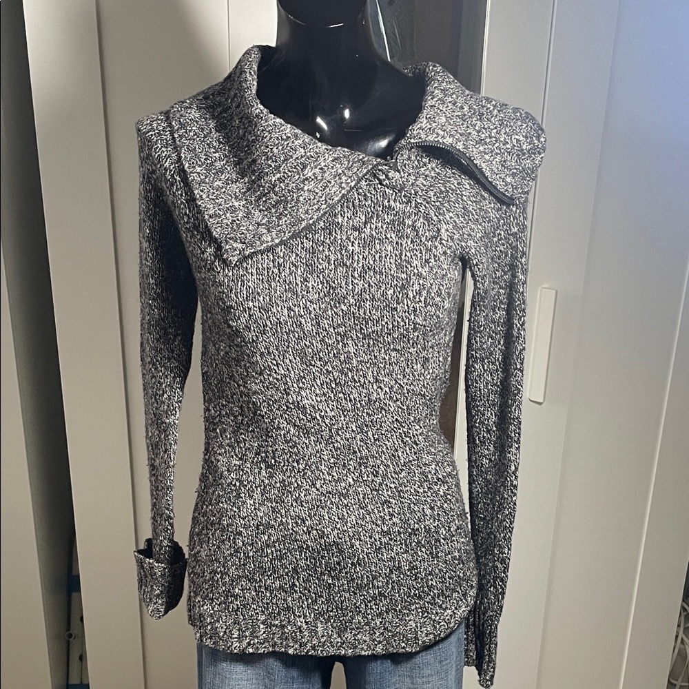 Stylish Gray Women's Sweater